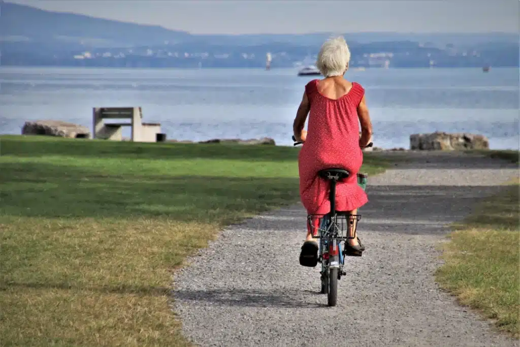 Le vélo à 60 ans : un sport idéal pour préserver sa santé